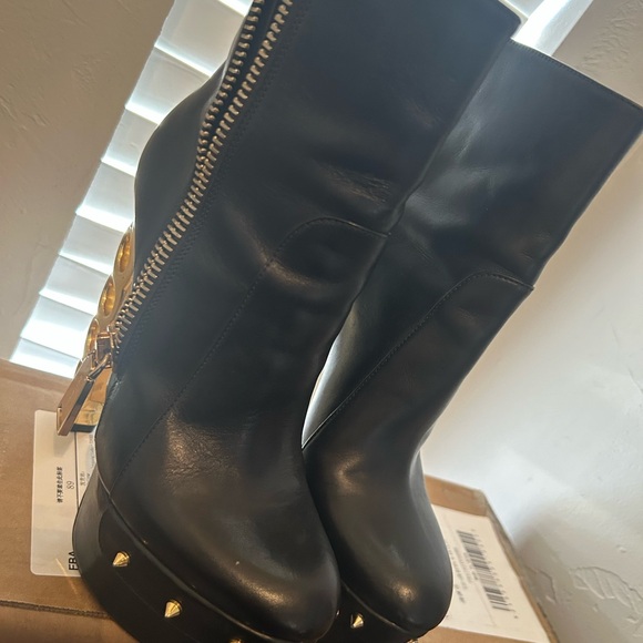 DSquared2 Gold brass knuckle boots - Picture 5 of 5